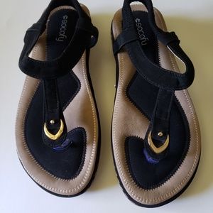 SOCOFY  Black&Tan Thong Sandals Size 10 (41EU)